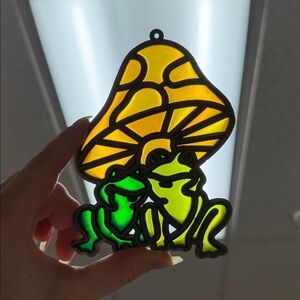 Vintage stained glass mushroom frog Suncatcher window decoration 🐸 ☀️ 🍄‍🟫